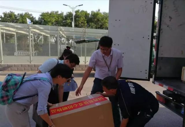 千里之外 温暖直达——记国药租赁向新疆喀什地震灾区捐衣行动